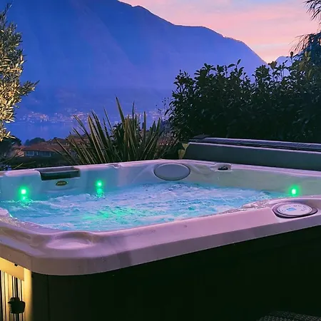 아파트 Magic Garden With Jacuzzi-pool And Luxury View