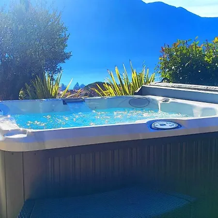 아파트 Magic Garden With Jacuzzi-pool And Luxury View