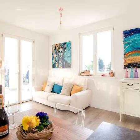 Magic Garden With Jacuzzi-pool And Luxury View Lenno