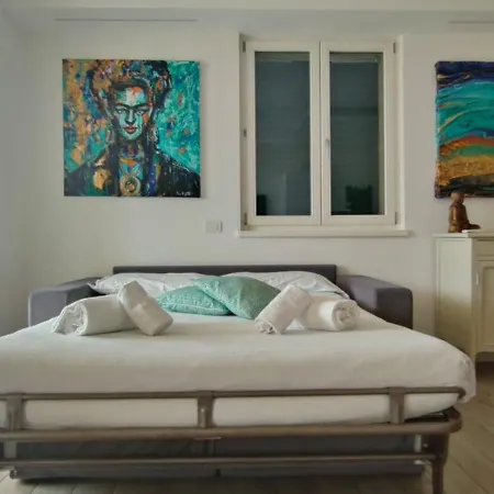 Magic Garden With Jacuzzi-pool And Luxury View Apartment Lenno