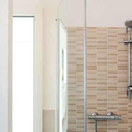 Magic Garden With Jacuzzi-pool And Luxury View דירה