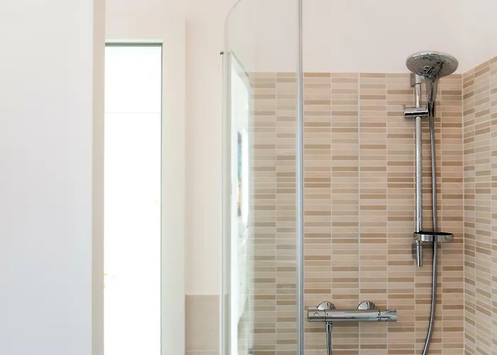 Magic Garden With Jacuzzi-pool And Luxury View Apartment