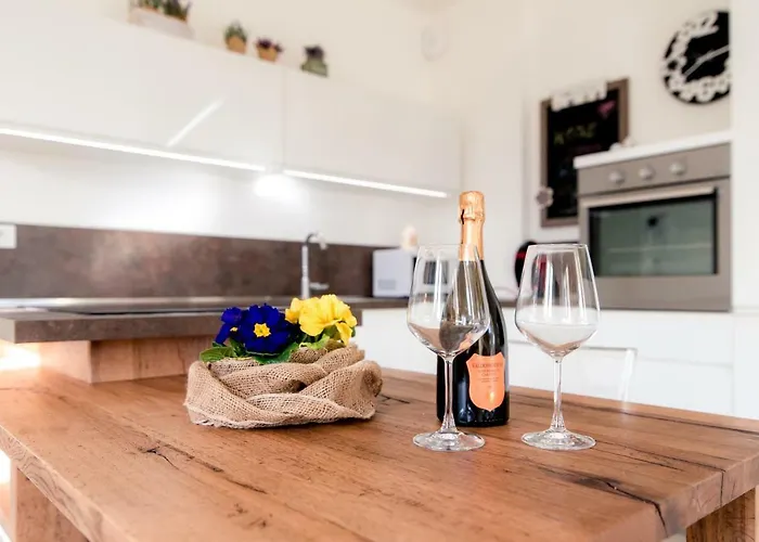 Magic Garden With Jacuzzi-pool And Luxury View Apartment Lenno