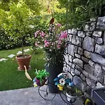 Magic Garden With Jacuzzi-pool And Luxury View Appartamento *